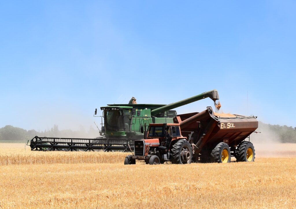 combine harvester, tractor, hopper-1907864.jpg